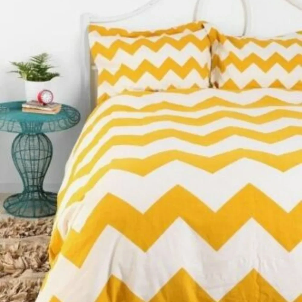 *Urban Outfitters Chevron Zig Zag Yellow Duvet Cover + Pillow Shams Full Queen